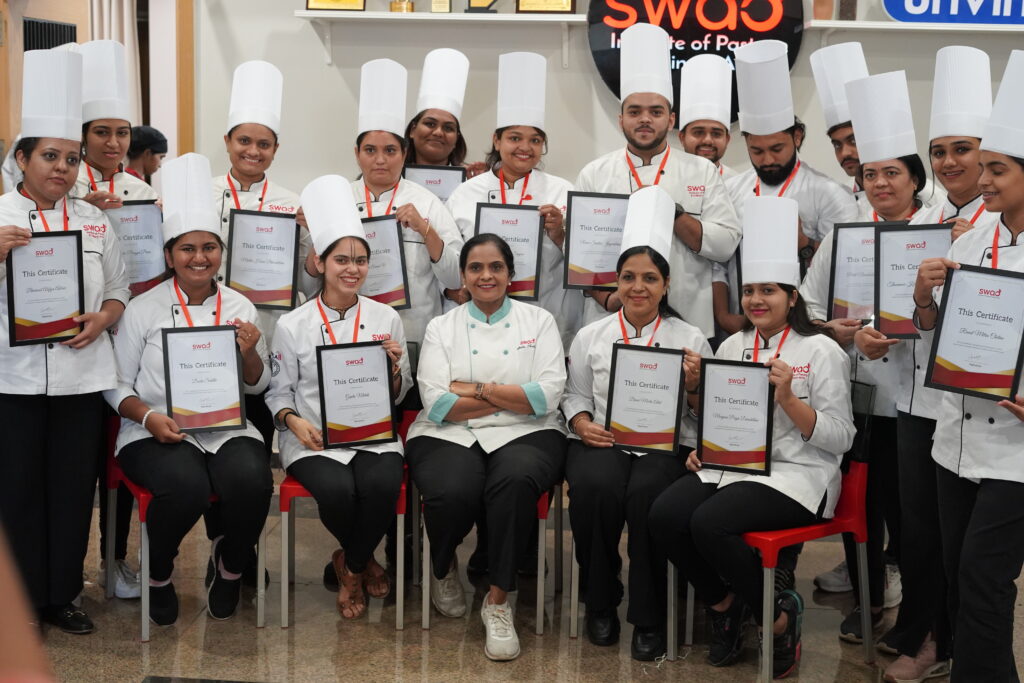 Swad cooking Institute Sneha maam with Students